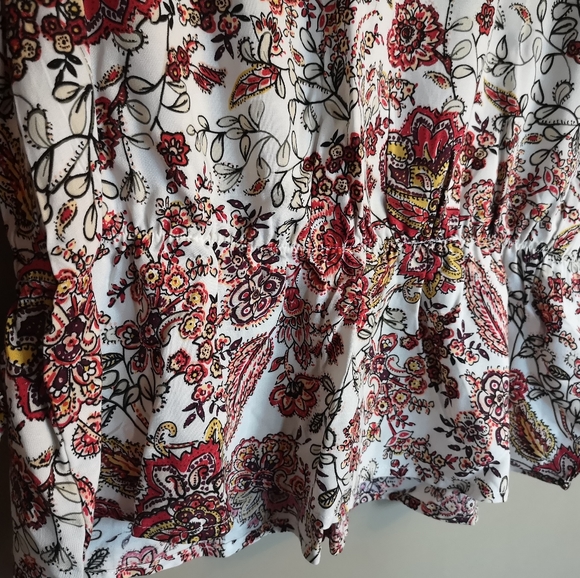 Patterned Blouse - Picture 2 of 2